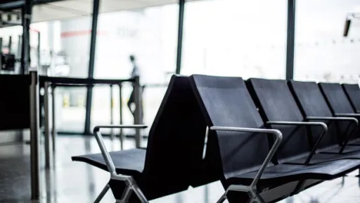 airport-waiting-lounge